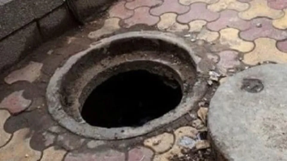 দমদমে খোলা ম্যানহোলে পড়ে মৃত্যু প্রৌঢ়ের