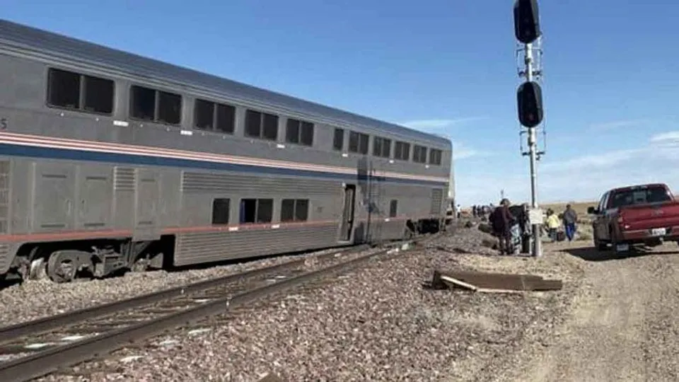 ভয়াবহ ট্রেন দুর্ঘটনা কানাডা সীমান্তে , মৃত একাধিক