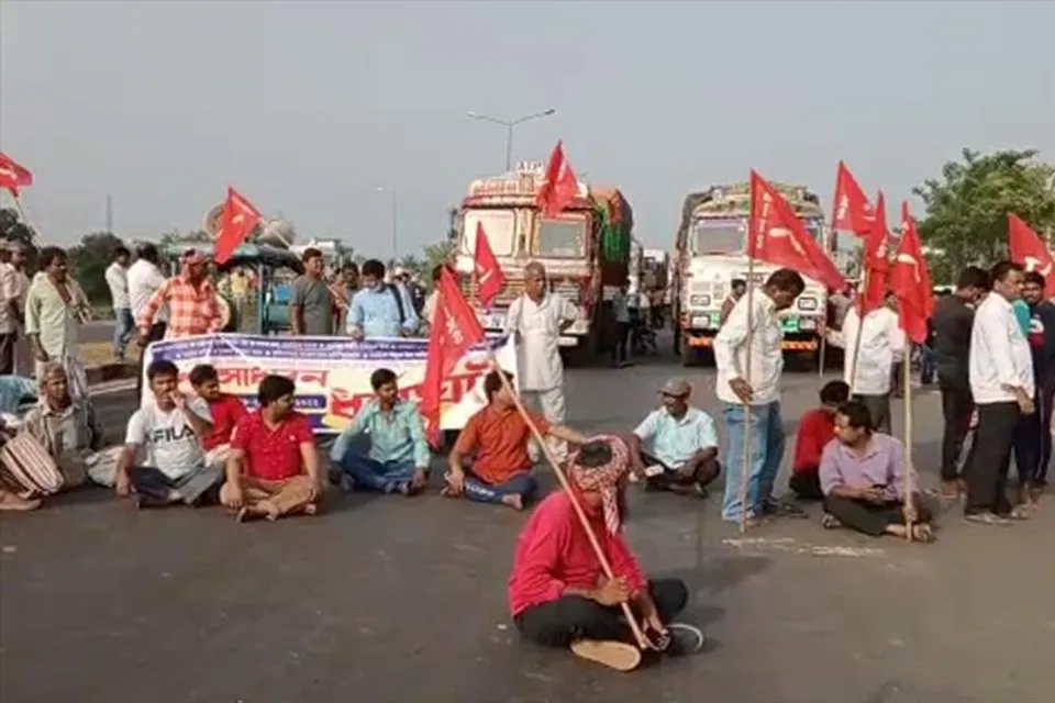 পাঁশকুড়ায় বামেদের অবরোধ