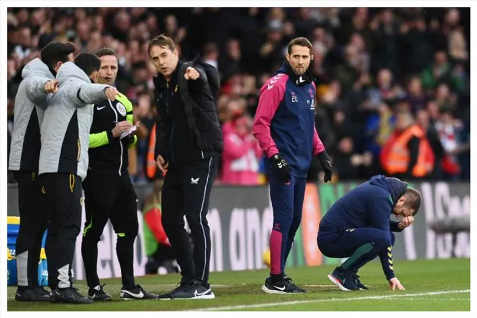 তিন মাসেই চাকরি হারালেন কোচ