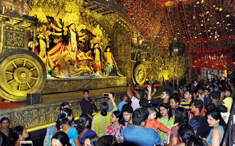 দুটি ডোজ নেওয়া থাকলেই পুজো প্যান্ডেলে মিলবে ভিআইপি পাস