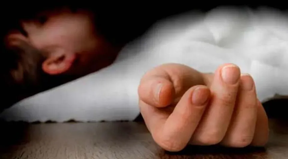 হাসপাতালে চিকিৎসক নেই, মায়ের কোলেই মৃত্যু হল শিশুর