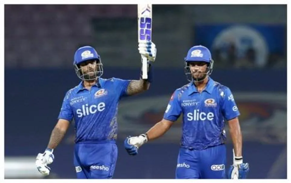 ৫ উইকেটে জয়ী মুম্বই