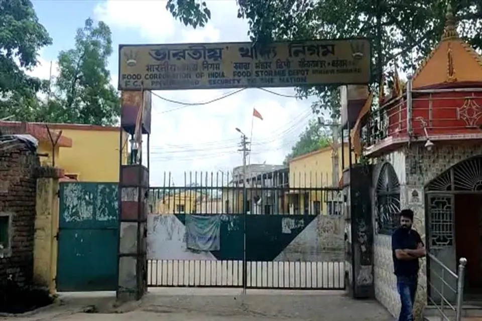 ট্রাক ও মিল মালিকপক্ষের বিবাদ, রেশন দোকানে গেলো না পিডিএস এর আনাজ