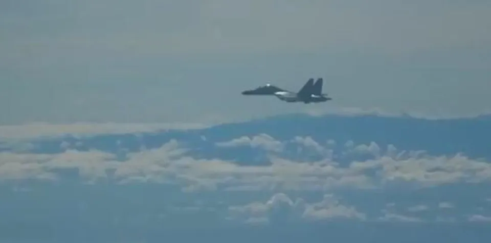 তাইওয়ানকে ঘিরে রয়েছে বিধ্বংসী যুদ্ধবিমান, ভিডিও প্রকাশ চিনের