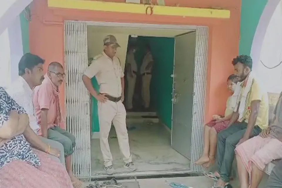 ডেবরা‍য় মৃতার বাড়িতে পুলিশি তদন্ত