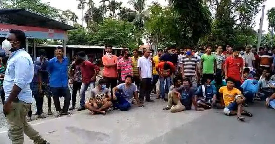 কৃষক বাজার চালুর দাবিতে জাতীয় সড়ক অবরোধ কৃষকদের