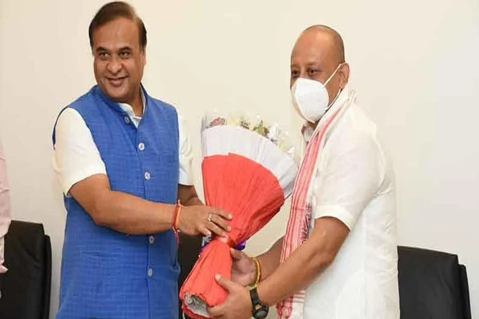 বড় ধাক্কা হাত শিবিরে, কংগ্রেসের দু’বারের বিধায়ক যোগ দিলেন বিজেপিতে