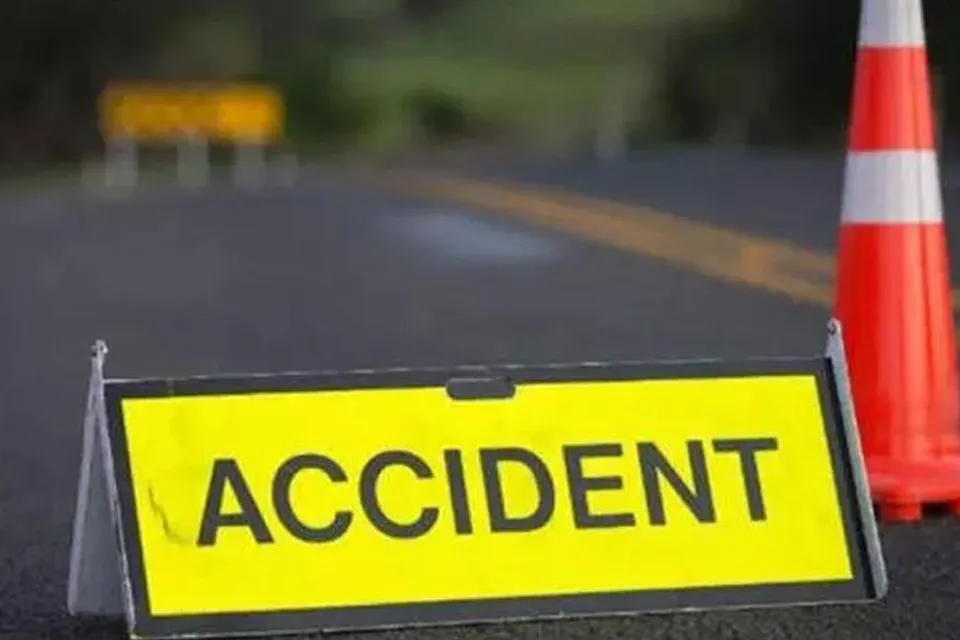 দুর্ঘটনার কবলে তীর্থাযাত্রী বোঝাই বাস, জখম ২০