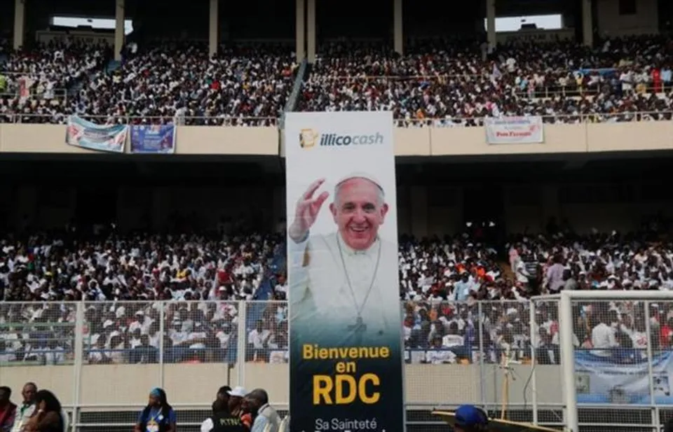 ডিআর কঙ্গোতে পোপের সঙ্গে বৈঠকের জন্য জমায়েত তরুণরা