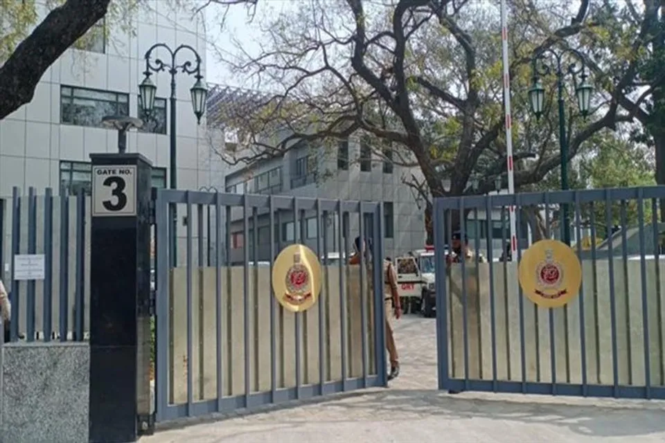 সরকারের এক পদস্থ আধিকারিকের বাড়িতেও ED-র হানা