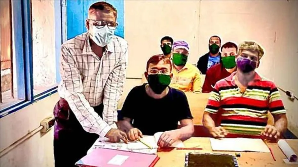 সংশোধনাগারেও খুলল স্কুল