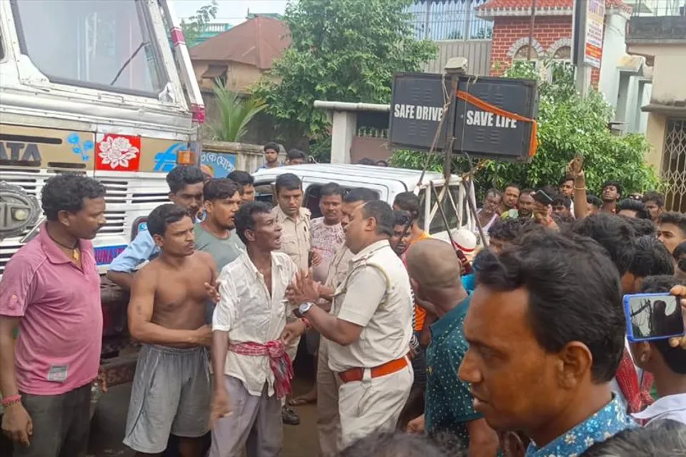 পথ দুর্ঘটনায় মৃত্যু বাইক আরোহীর