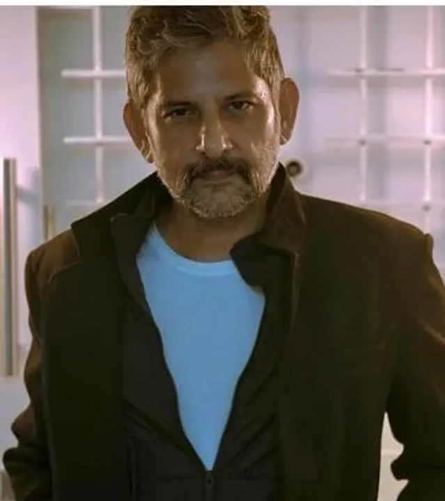 ভোপালের রাস্তায় নগ্ন হয়ে দৌড়লেন অভিনেতা রাজ অর্জুন