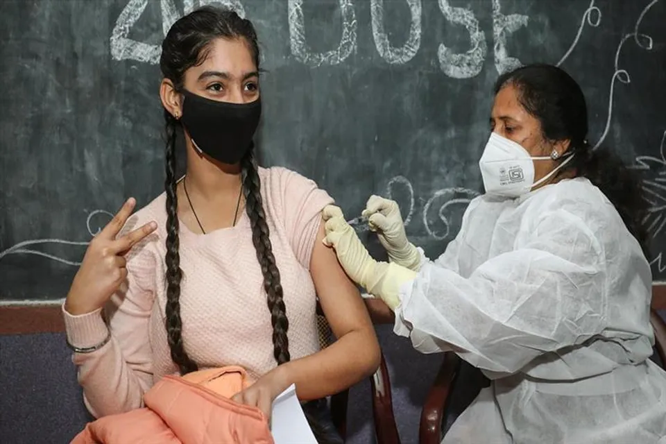 উৎসবের আবহে হু হু করে কমছে সংক্রমণ