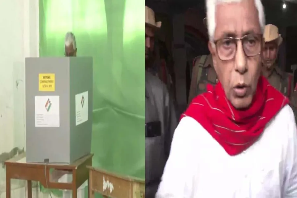 ভোট দিলেন ত্রিপুরার প্রাক্তন মুখ্যমন্ত্রী মানিক সরকার
