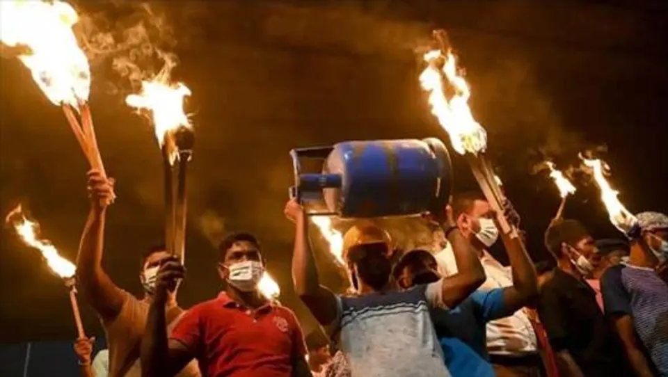 অবশেষে শ্রীলঙ্কাকে সাহায্যের ইঙ্গিত দিল 'আইএমএফ'