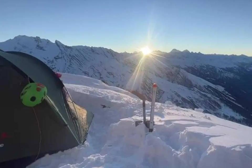 ফ্রেন্ডশিপ পিকের দিকে রওনা হওয়া তিনজন ট্রেকারের মধ্যে নিখোঁজ ১