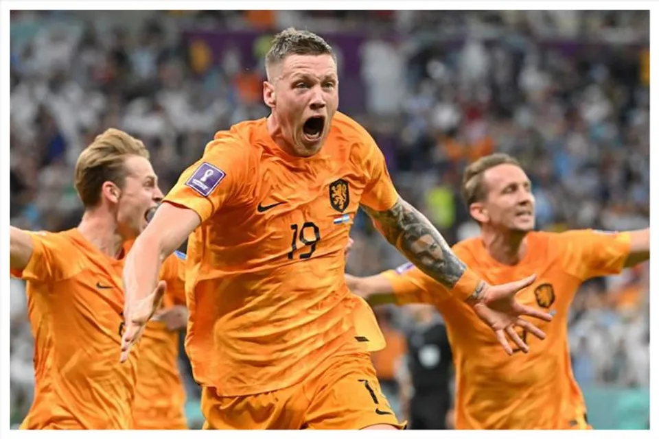 ডাচ তারকাকে সই করানোর খুব কাছে ম্যানচেষ্টার