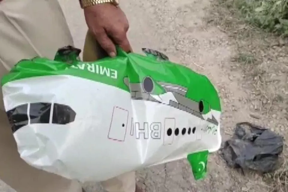 সাম্বার নাদ এলাকা থেকে বিমানের মতো দেখতে একটি বেলুন উদ্ধার