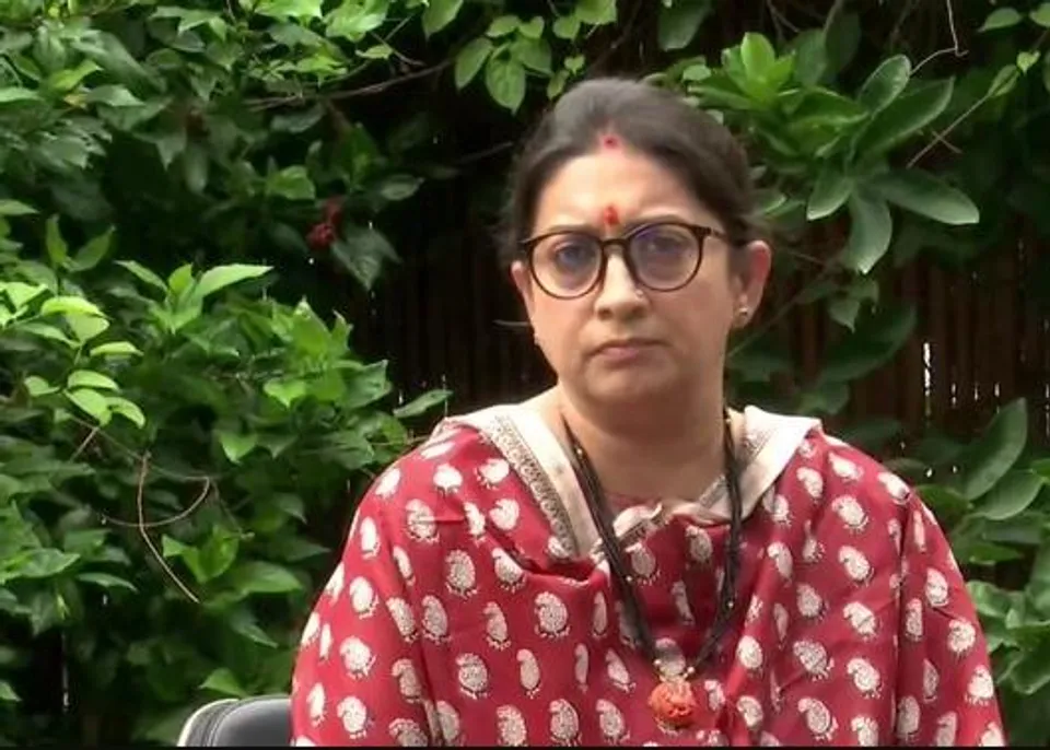 অধীরের ‘রাষ্ট্রপত্নী’ মন্তব্য, ক্ষোভ উগরে দিলেন স্মৃতি ইরানি