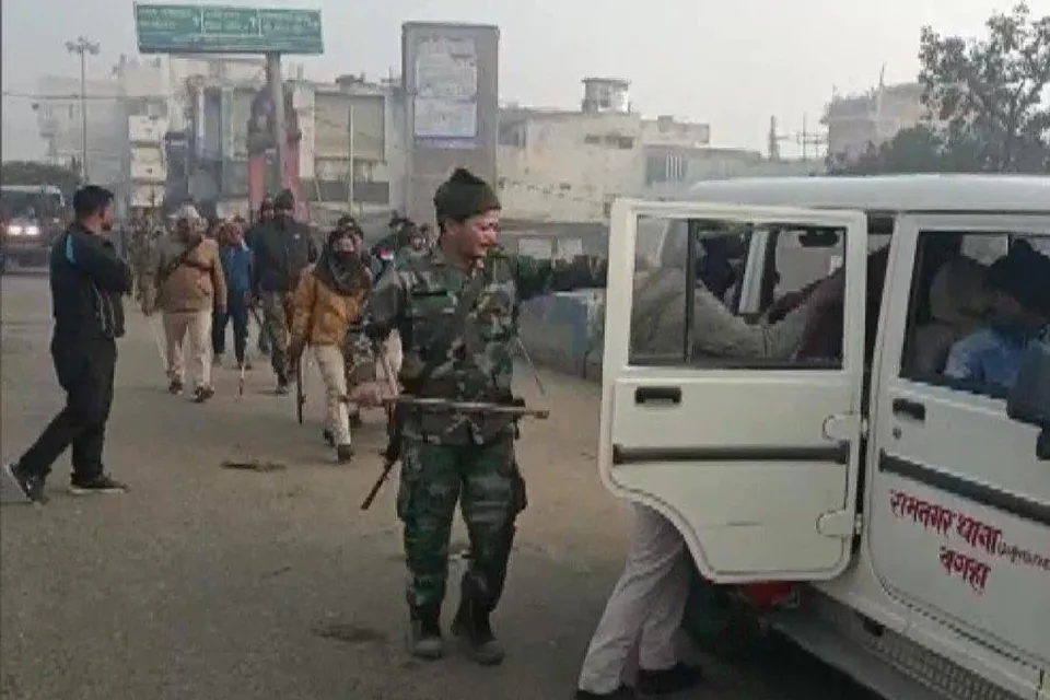 কর্মরত আবগারি দপ্তরের দলকে আক্রমণ মদ ব্যবসায়ীদের