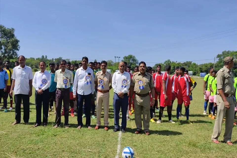 পুলিশ দিবসে আমন্ত্রণমূলক ফুটবল প্রতিযোগিতার আয়োজন পুলিশের