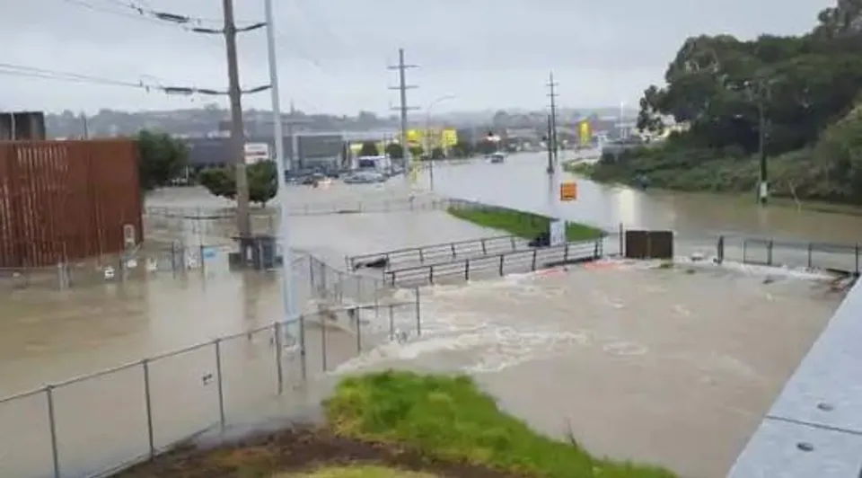 অকল্যান্ডে ভারী বর্ষণে নিহত ৩, নিখোঁজ ১