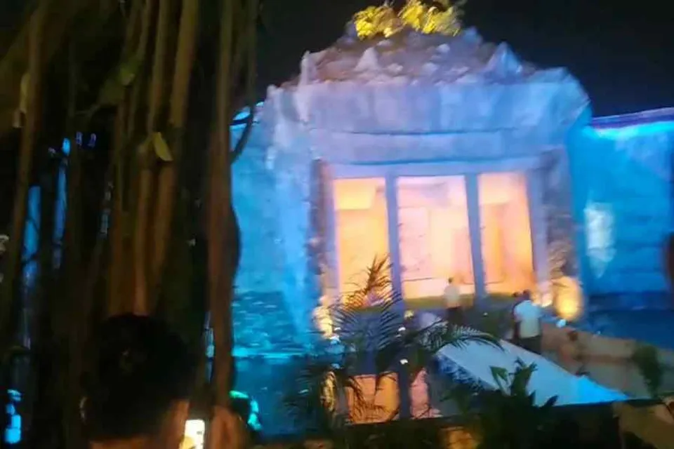 পুজো পরিক্রমা: পদ্মপুকুরে নায়াগ্রা জলপ্রপাত