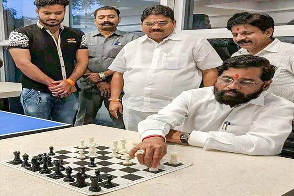 মুখ্যমন্ত্রীর বিরুদ্ধে নিয়ম লঙ্ঘনের অভিযোগ