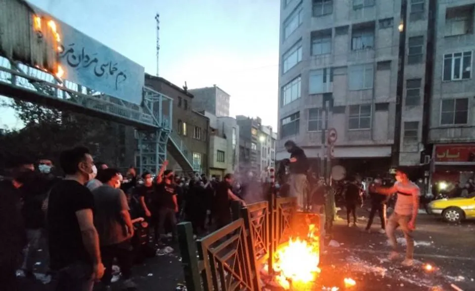 বিদেশি গুপ্তচর সন্দেহে ১২ জনকে গ্রেফতার করলো ইরান