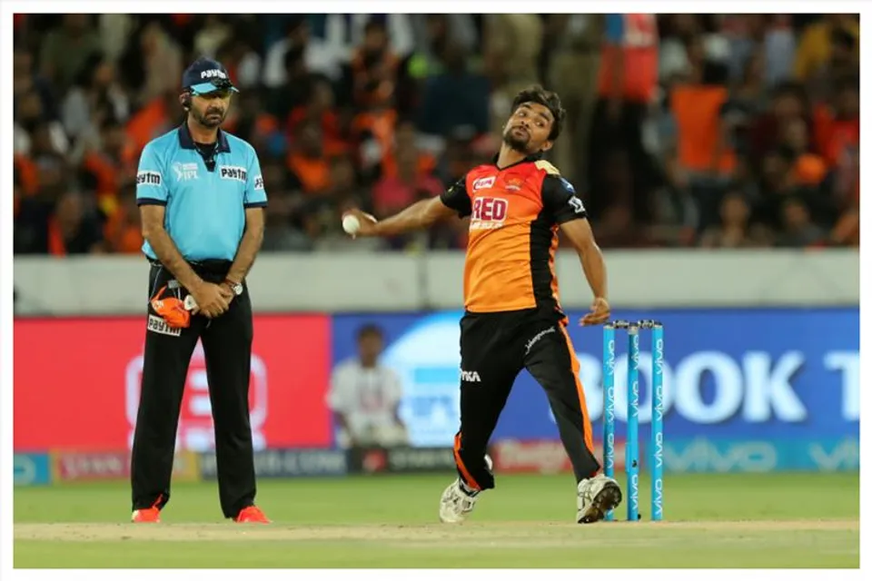 ৫ উইকেট নিলেন সন্দীপ শর্মা