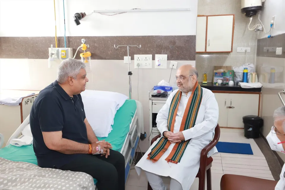 অসুস্থ রাজ্যপালের সঙ্গে দেখা করলেন কেন্দ্রীয় স্বরাষ্ট্রমন্ত্রী অমিত শাহ