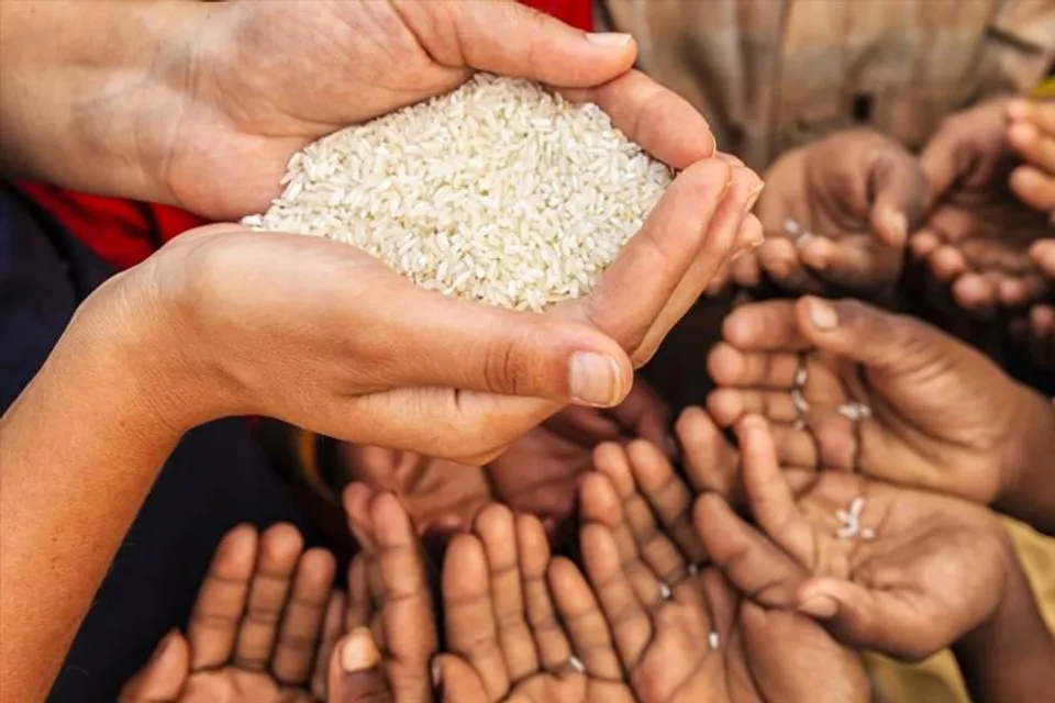 ৯ কোটির বেশি মানুষ দারিদ্র সীমায়