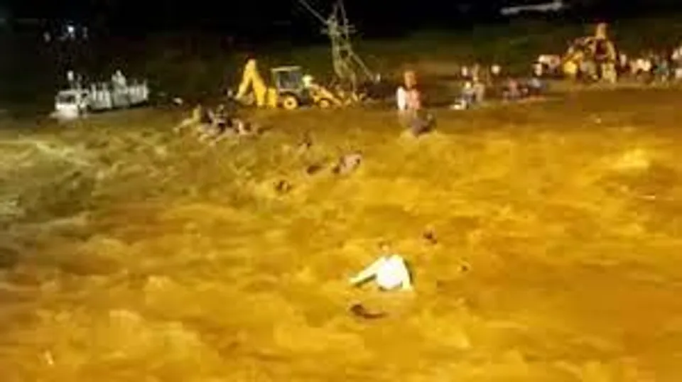 মাল নদীর হড়পা বানে এখনও পর্যন্ত ৮ জনের মৃত্যু