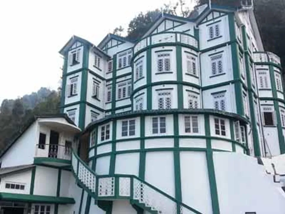 দর্শনে রায় ভিলা