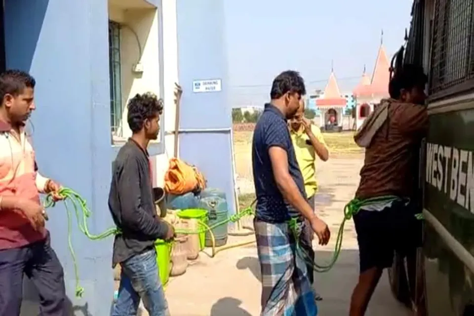 অভৈধ কয়লা লোড, ধৃত একাধিক