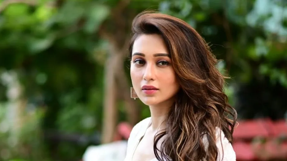 লকডাউনে কীভাবে ভালো থাকবেন জানালেন মিমি