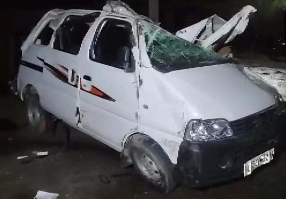 উত্তর প্রদেশের রামপুরে ভয়াবহ পথ দুর্ঘটনা!