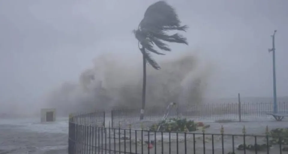 আবহাওয়ার আপডেট: সপ্তাহান্তে দেশের বিভিন্ন জায়গায় ভারী বৃষ্টিপাতের সম্ভাবনা