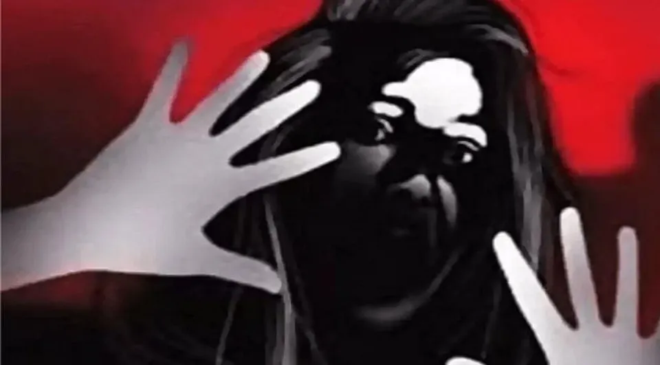 কাকিমাকে ধর্ষণের অভিযোগে কাঠগড়ায় ভাসুরপো!