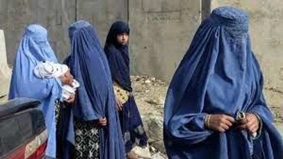 আফগানিস্তানে ৩ দিনেই বুরখার দাম বাড়ল ১০ গুন
