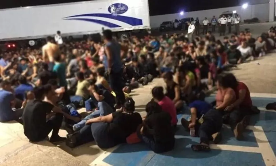 মেক্সিকোতে পরিত্যক্ত ট্রেলারে ১০৩ জন অপ্রাপ্তবয়স্ককে উদ্ধার