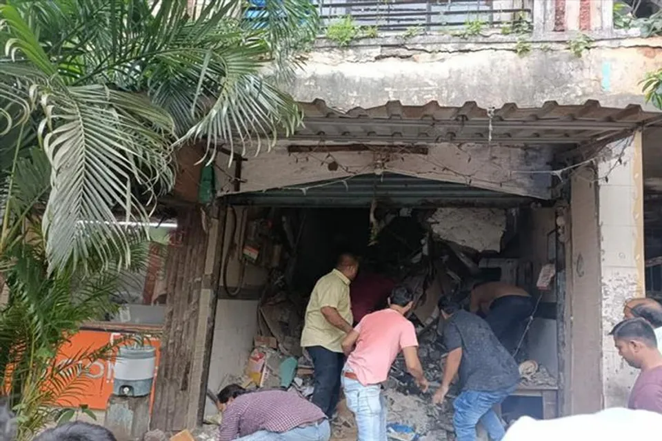 বহুতলের স্ল্যাব ভেঙে মৃত একাধিক