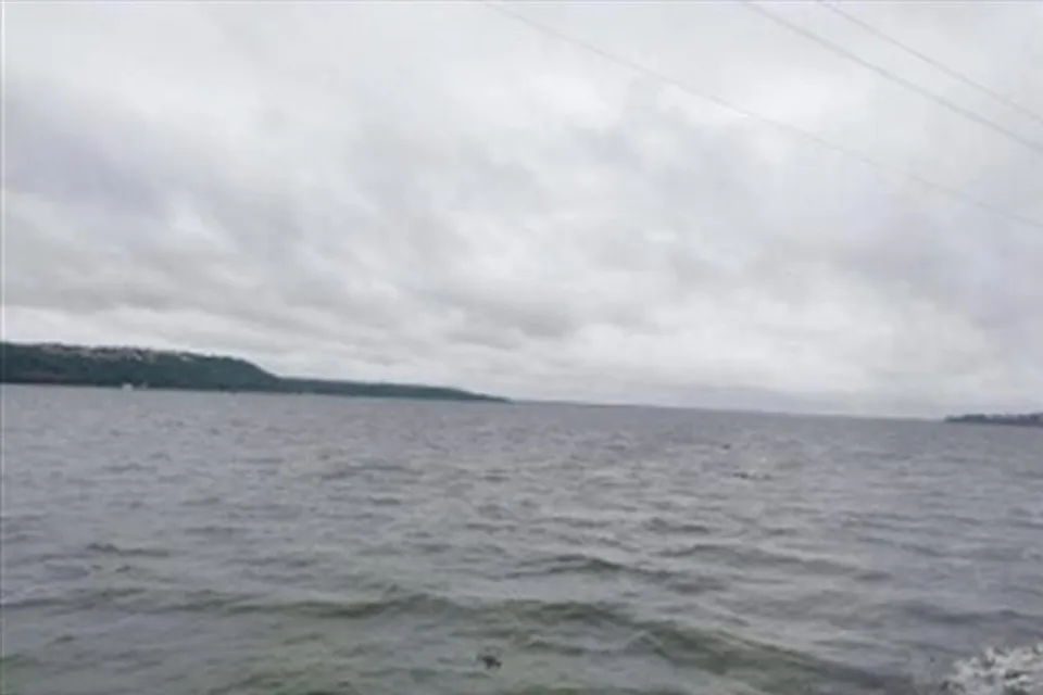 নিম্নচাপে ভর করে আসছে বৃষ্টি, ৩৯ টি জেলায় জারি লাল সতর্কতা