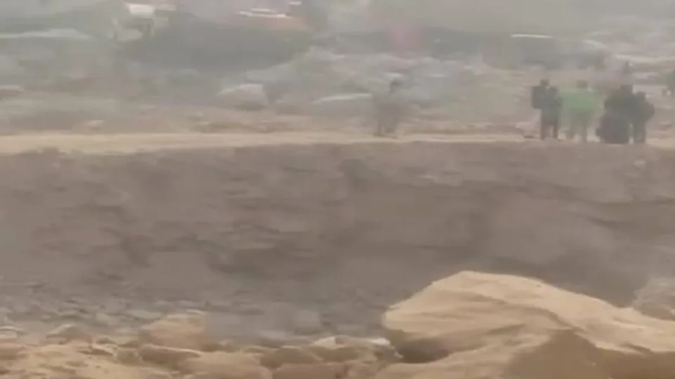 আচমকা ভূমিধস খনি অঞ্চলে