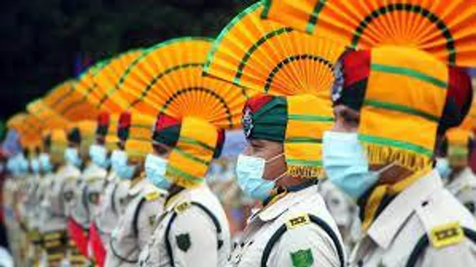 সিনিয়রদের গুলি ত্রিপুরায় জওয়ানের