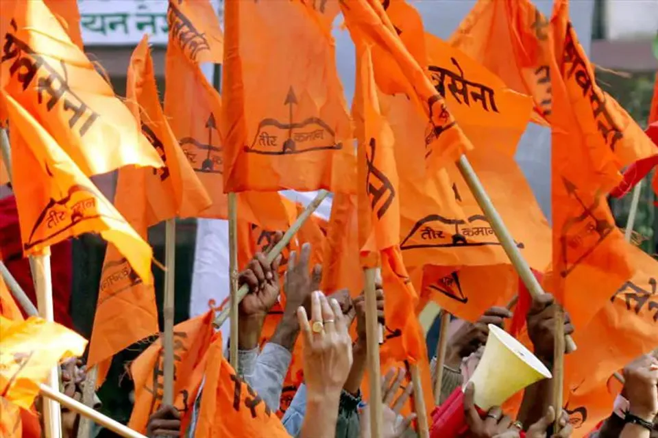 হিন্দুত্ব নিয়ে জ্ঞান না দেওয়ার পরামর্শ সাংসদের