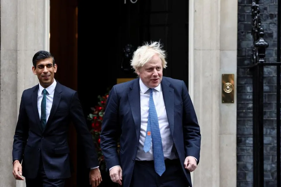 এগিয়ে গেলেন ঋষি সুনক