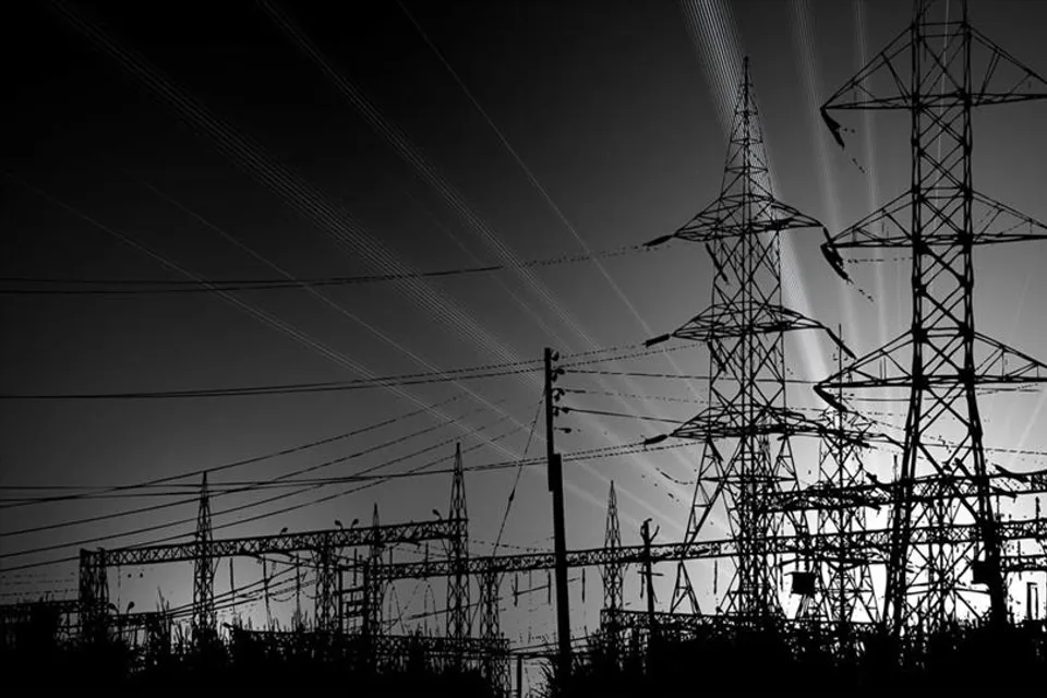 ১২-১৩ ঘণ্টা ধরে বিদ্যুৎহীন দেশের একাংশ